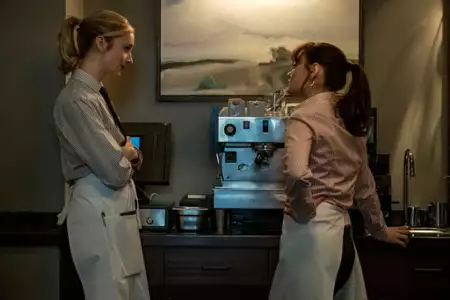 Sweetbitter - galeria zdjęć - filmweb