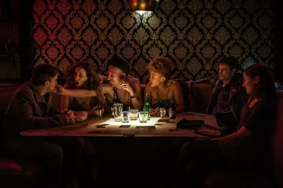 Sweetbitter - galeria zdjęć - filmweb