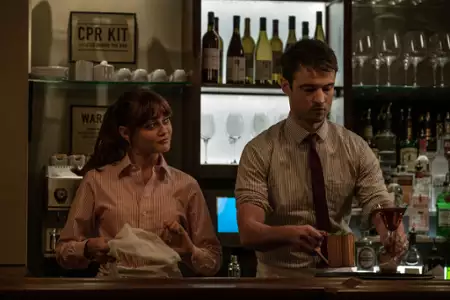 Sweetbitter - galeria zdjęć - filmweb
