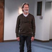 Indebted - galeria zdjęć - filmweb