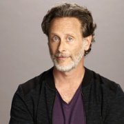 Indebted - galeria zdjęć - filmweb