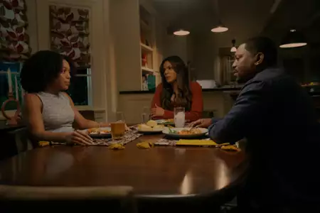 Truth Be Told - galeria zdjęć - filmweb