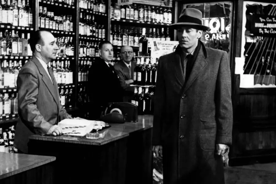 Niewłaściwy człowiek - galeria zdjęć - filmweb