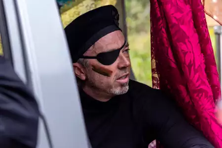 C*A*U*G*H*T - galeria zdjęć - filmweb