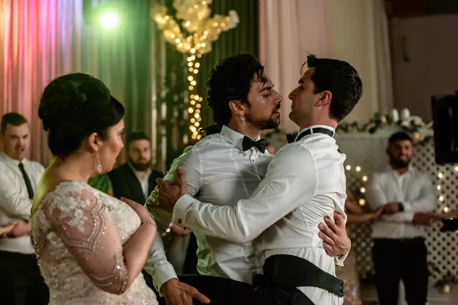 C*A*U*G*H*T - galeria zdjęć - filmweb