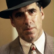 Elliott Gould w Bugsy