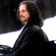 Uwikłany - galeria zdjęć - filmweb