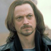 Uwikłany - galeria zdjęć - filmweb