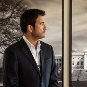 Hostages - galeria zdjęć - filmweb
