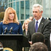 Hostages - galeria zdjęć - filmweb