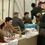 Resistance - galeria zdjęć - filmweb