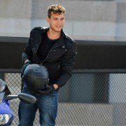 Chasing Life - galeria zdjęć - filmweb