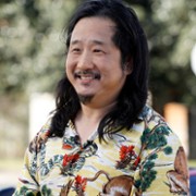 Bobby Lee w Magnum: Detektyw z Hawajów