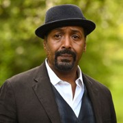 Jesse L. Martin w Sposób na śledztwo