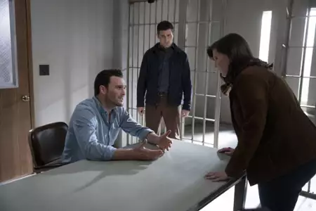 Emergence - galeria zdjęć - filmweb