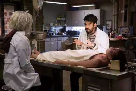 iZombie - galeria zdjęć - filmweb
