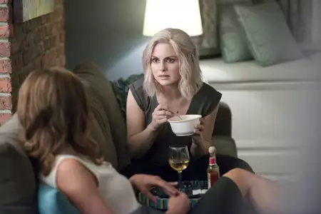 iZombie - galeria zdjęć - filmweb