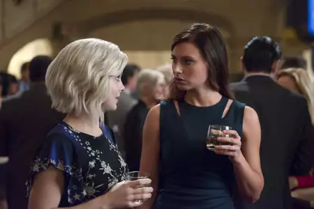 iZombie - galeria zdjęć - filmweb