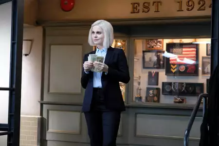 iZombie - galeria zdjęć - filmweb
