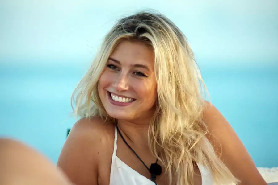 Too Hot to Handle - galeria zdjęć - filmweb