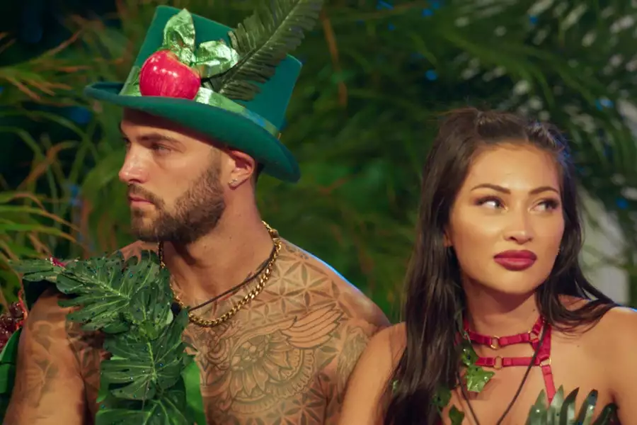 Too Hot to Handle - galeria zdjęć - filmweb