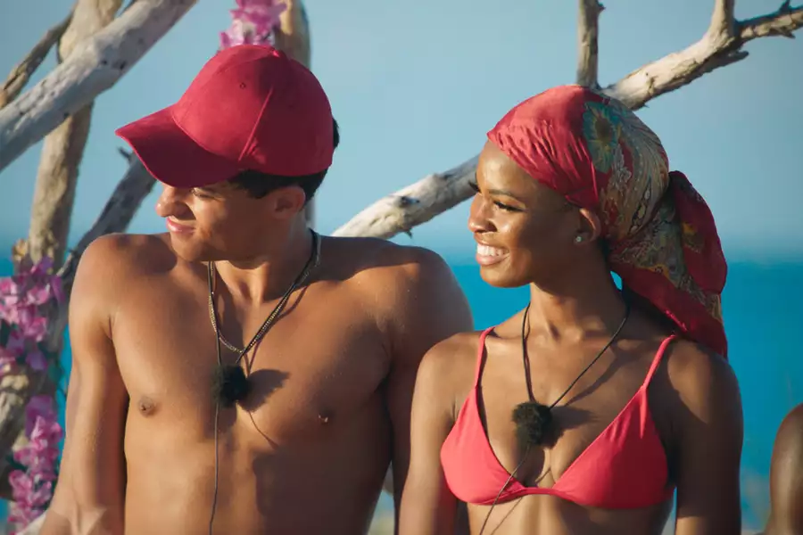 Too Hot to Handle - galeria zdjęć - filmweb