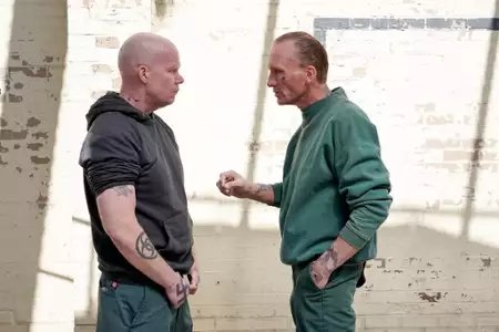 For Life - galeria zdjęć - filmweb
