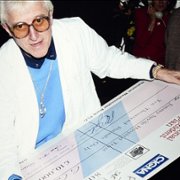 Jimmy Savile: Brytyjski horror - galeria zdjęć - filmweb