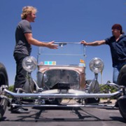 Mistrzowie renowacji samochodów - galeria zdjęć - filmweb