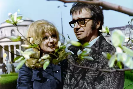 Nie ma róży bez ognia - galeria zdjęć - filmweb