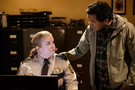 Resident Alien - galeria zdjęć - filmweb