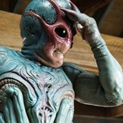 Resident Alien - galeria zdjęć - filmweb