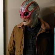 Resident Alien - galeria zdjęć - filmweb