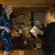 Resident Alien - galeria zdjęć - filmweb