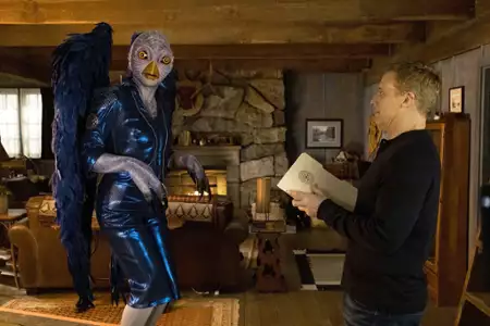 Resident Alien - galeria zdjęć - filmweb