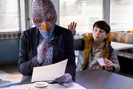 Resident Alien - galeria zdjęć - filmweb