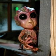 Resident Alien - galeria zdjęć - filmweb