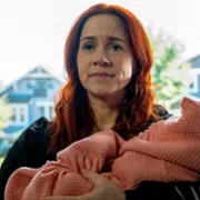 Resident Alien - galeria zdjęć - filmweb
