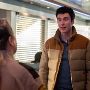 Resident Alien - galeria zdjęć - filmweb