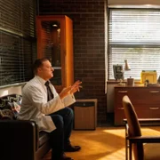Resident Alien - galeria zdjęć - filmweb