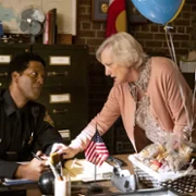 Resident Alien - galeria zdjęć - filmweb
