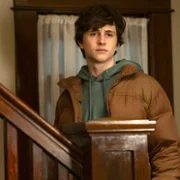 Resident Alien - galeria zdjęć - filmweb