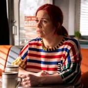 Resident Alien - galeria zdjęć - filmweb