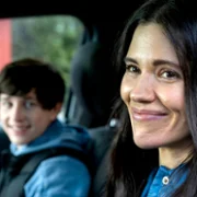 Resident Alien - galeria zdjęć - filmweb