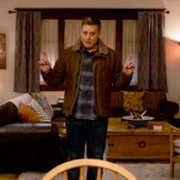 Resident Alien - galeria zdjęć - filmweb