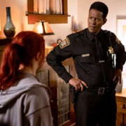 Resident Alien - galeria zdjęć - filmweb