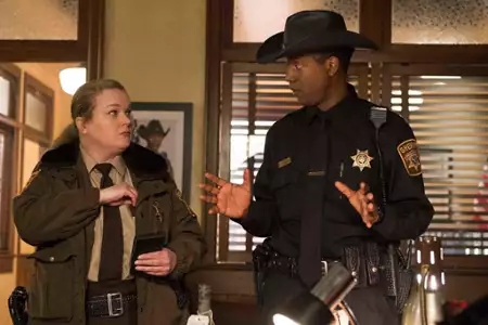 Resident Alien - galeria zdjęć - filmweb