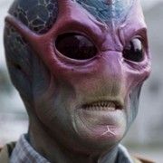 Resident Alien - galeria zdjęć - filmweb