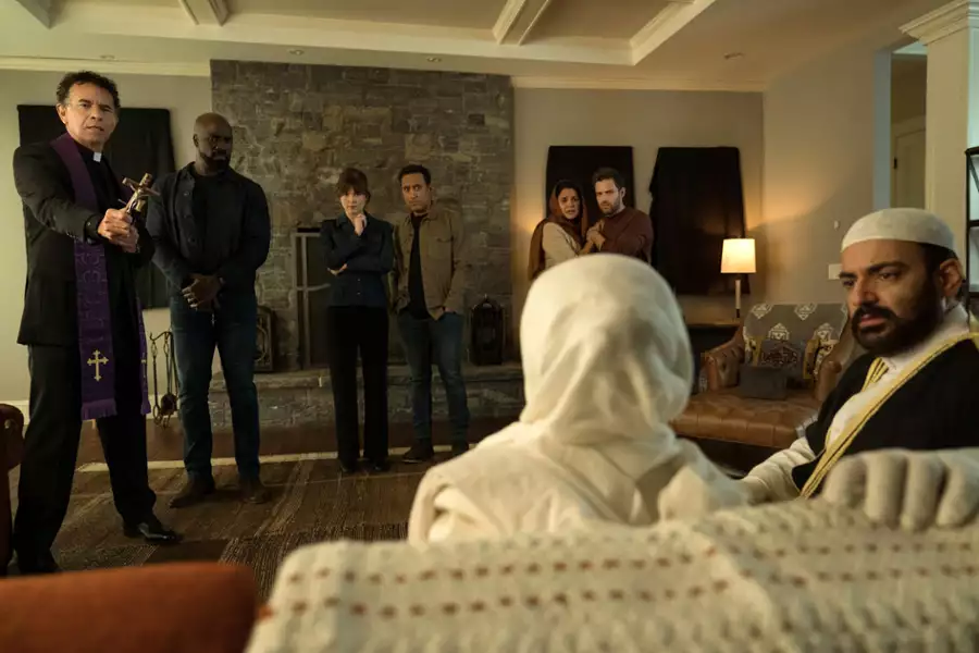 Evil - galeria zdjęć - filmweb
