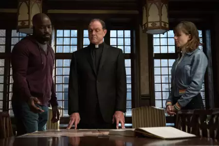 Evil - galeria zdjęć - filmweb